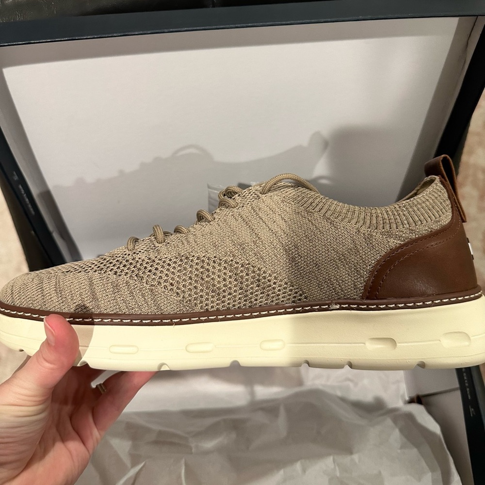 NWT Tommy Hilfiger men’s tennis shoes